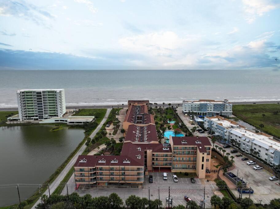Baca Beach Escape I - 3 Pools - Pet Friendly Галвестън Екстериор снимка