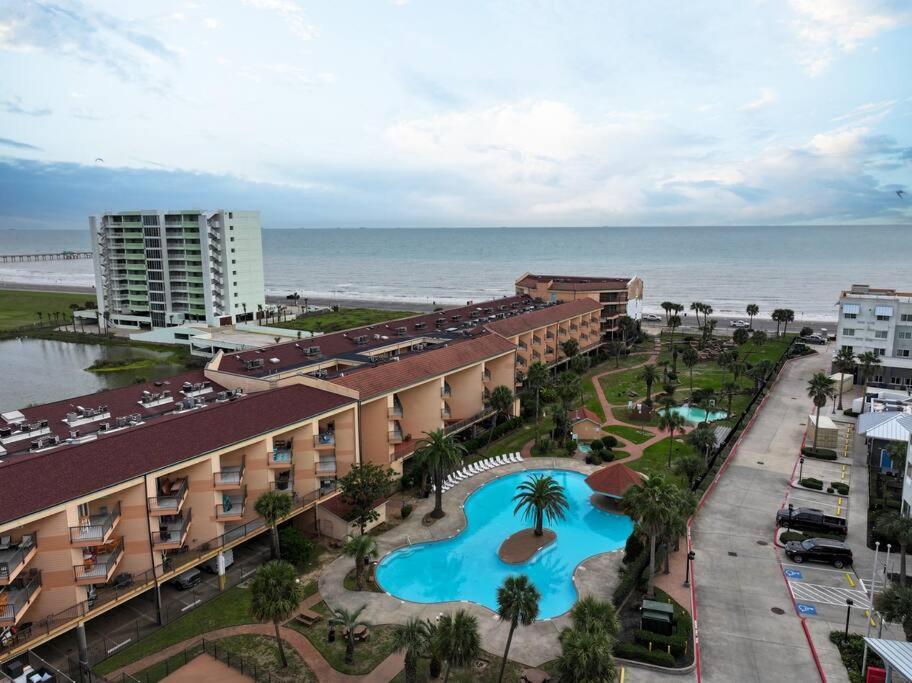 Baca Beach Escape I - 3 Pools - Pet Friendly Галвестън Екстериор снимка