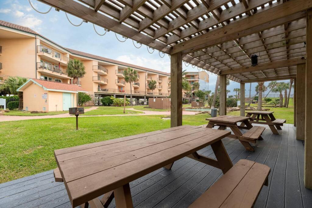Baca Beach Escape I - 3 Pools - Pet Friendly Галвестън Екстериор снимка