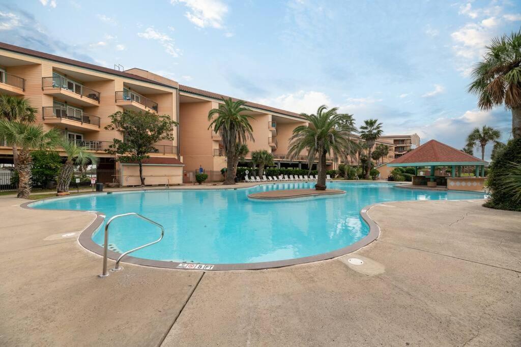 Baca Beach Escape I - 3 Pools - Pet Friendly Галвестън Екстериор снимка